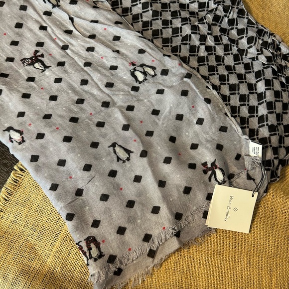 Vera Bradley Playful Penguins Gray Soft Fringe lightweight oblong Scarf New - Picture 3 of 9